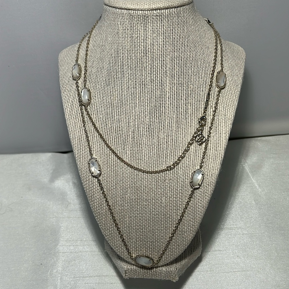 Kendra Scott necklace